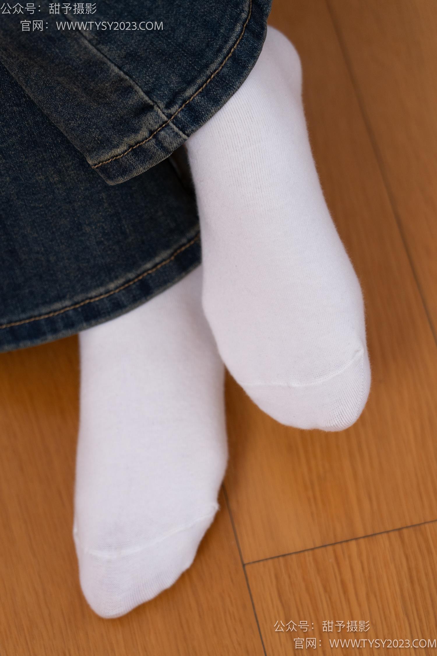 图片[65]-甜予摄影 NO.070 松松-板鞋、白棉袜、裸足[122P] – 速更版-美库