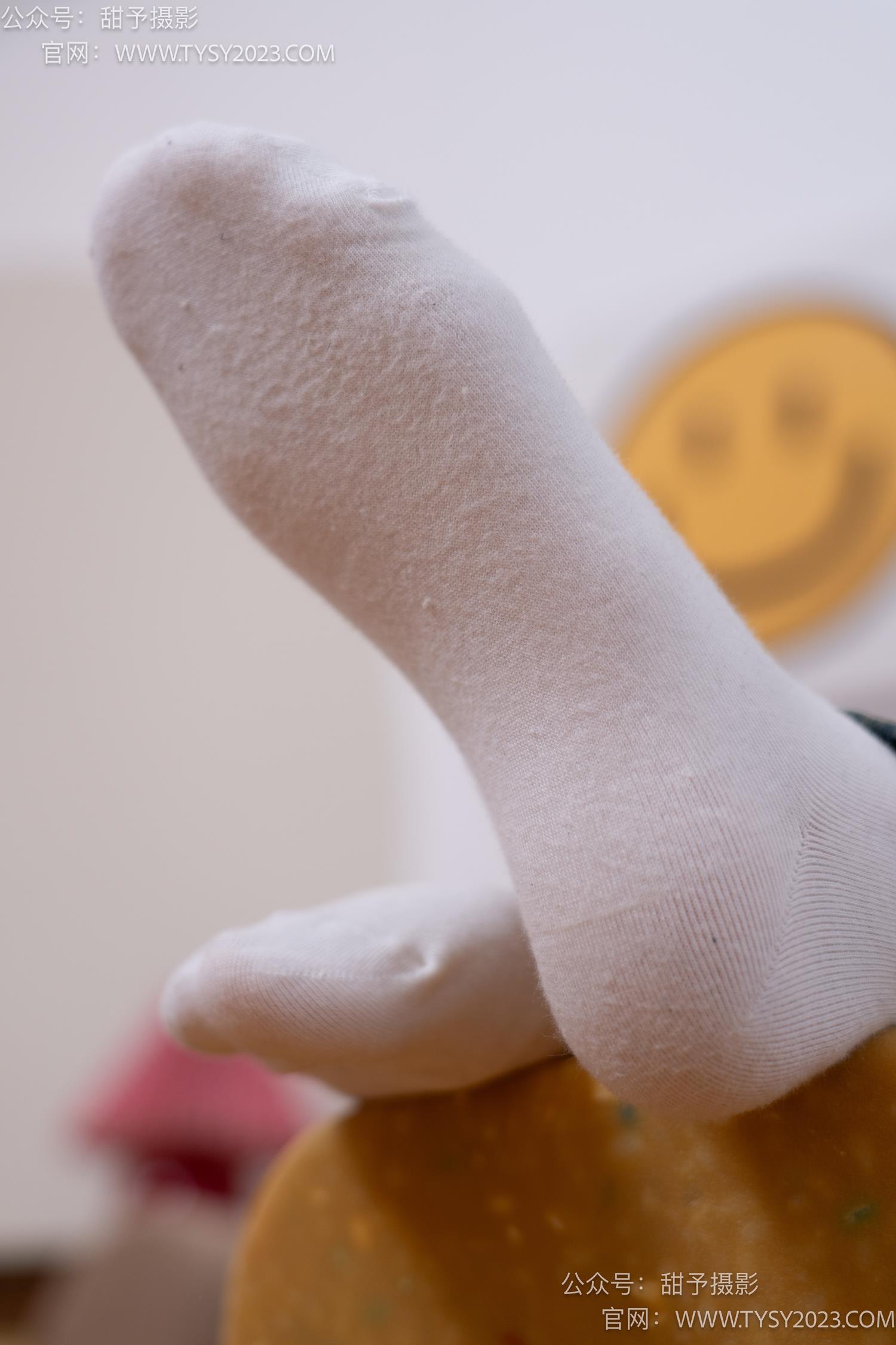 图片[86]-甜予摄影 NO.070 松松-板鞋、白棉袜、裸足[122P] – 速更版-美库