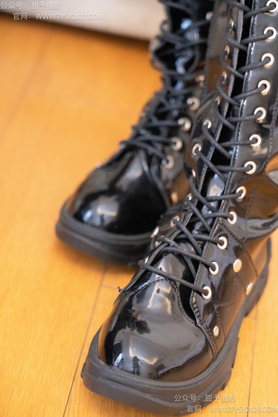 图片[22]-甜予摄影 NO.071 璇璇澜澜-长靴、黑丝、渔网袜、裸足、互相撕破丝袜剧情[172P/2V/11.0GB] – 速更版-美库