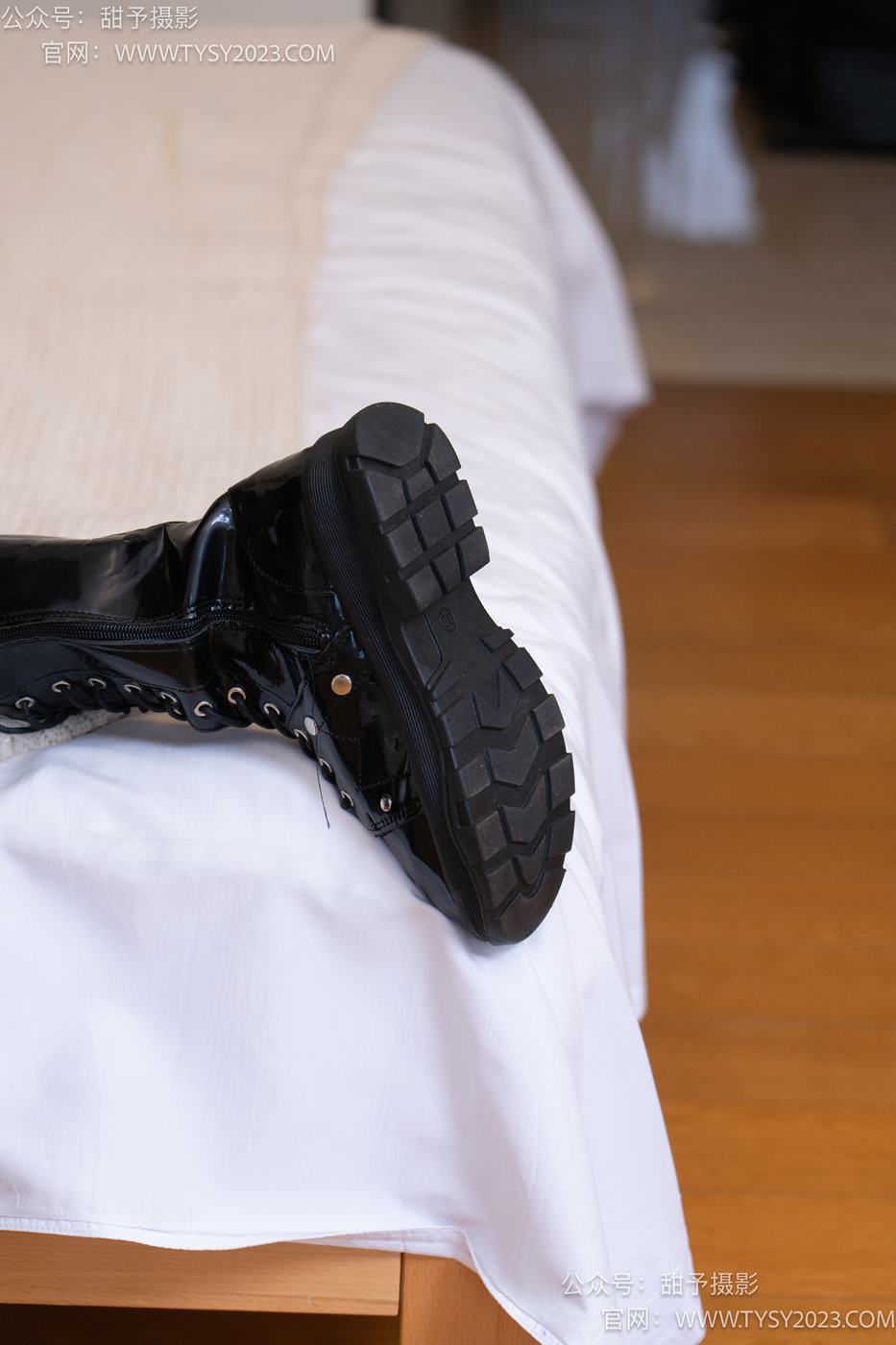 图片[28]-甜予摄影 NO.071 璇璇澜澜-长靴、黑丝、渔网袜、裸足、互相撕破丝袜剧情[172P/2V/11.0GB] – 速更版-美库