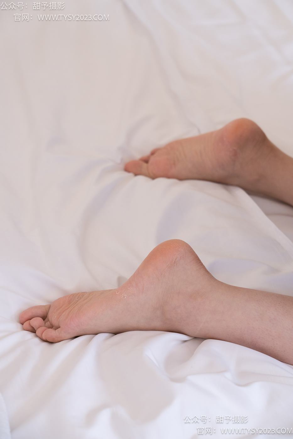 图片[163]-甜予摄影 NO.071 璇璇澜澜-长靴、黑丝、渔网袜、裸足、互相撕破丝袜剧情[172P/2V/11.0GB] – 速更版-美库