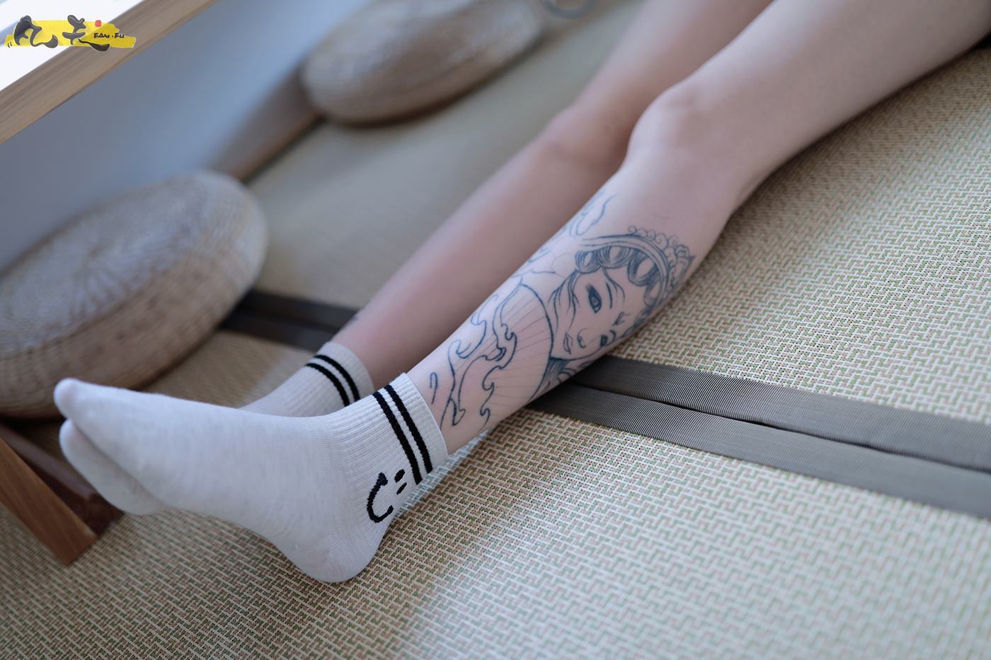 图片[31]-凡夫摄影 NO.0003 – 纹身美少女小恩原味棉袜裸足[208P] – 速更版-美库