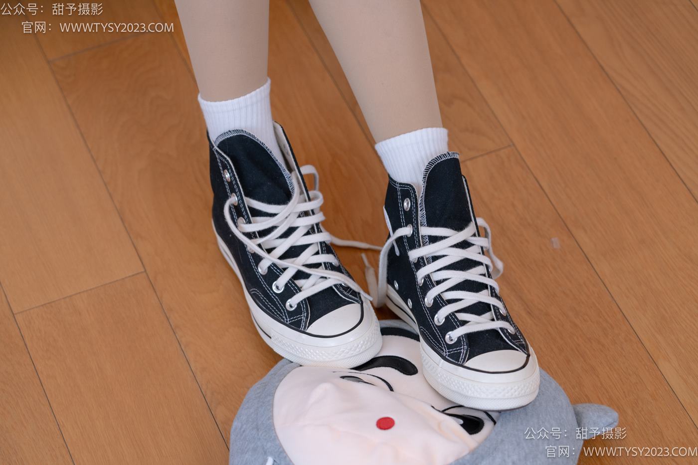 图片[29]-甜予摄影 NO.072 澜澜-帆布鞋、白棉袜、踩蜡笔小新玩偶剧情[125P] – 速更版-美库