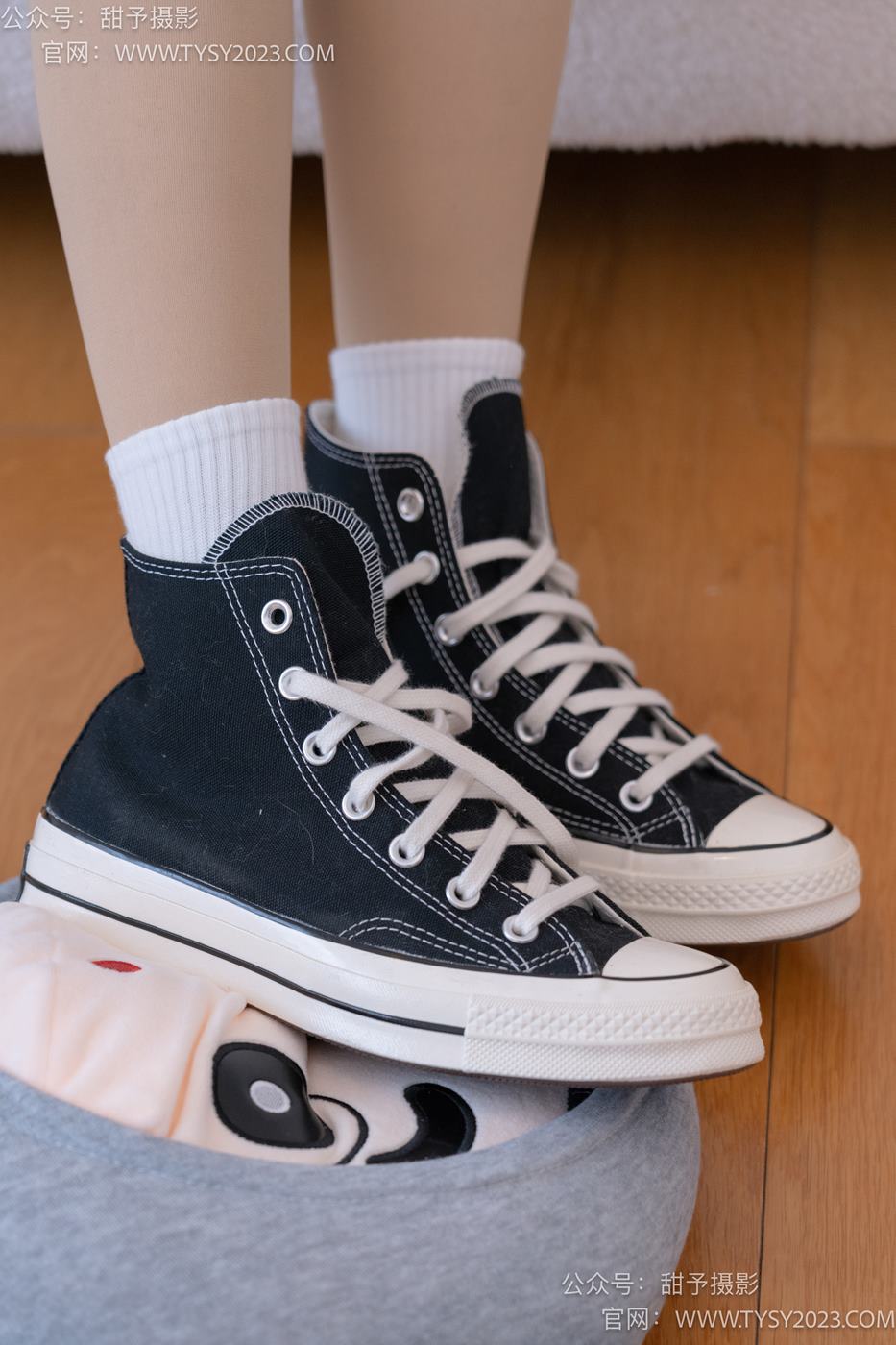 图片[41]-甜予摄影 NO.072 澜澜-帆布鞋、白棉袜、踩蜡笔小新玩偶剧情[125P] – 速更版-美库