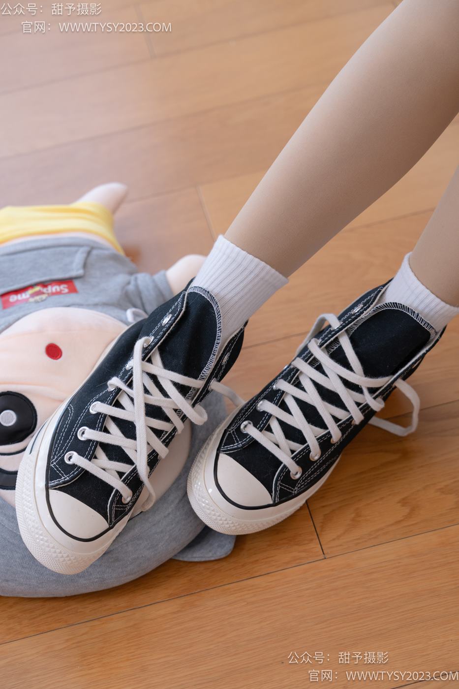 图片[42]-甜予摄影 NO.072 澜澜-帆布鞋、白棉袜、踩蜡笔小新玩偶剧情[125P] – 速更版-美库