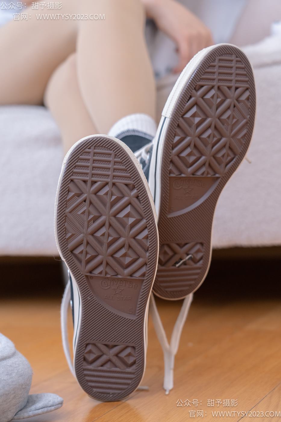 图片[49]-甜予摄影 NO.072 澜澜-帆布鞋、白棉袜、踩蜡笔小新玩偶剧情[125P] – 速更版-美库