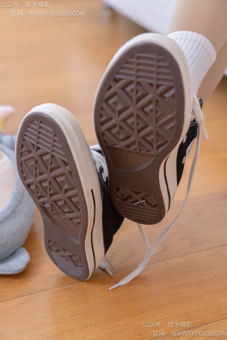 图片[50]-甜予摄影 NO.072 澜澜-帆布鞋、白棉袜、踩蜡笔小新玩偶剧情[125P] – 速更版-美库