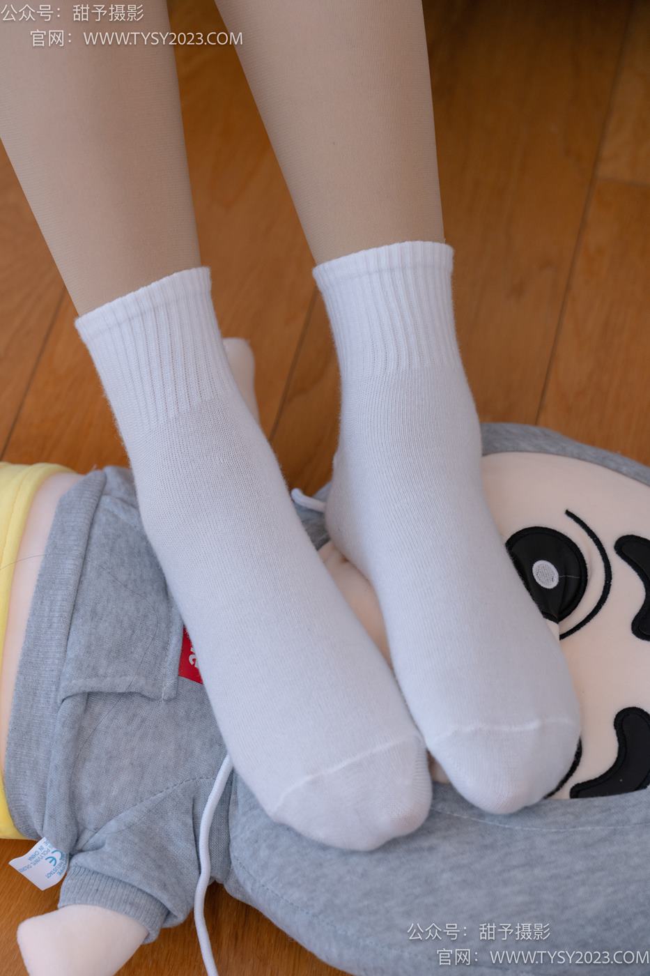图片[64]-甜予摄影 NO.072 澜澜-帆布鞋、白棉袜、踩蜡笔小新玩偶剧情[125P] – 速更版-美库