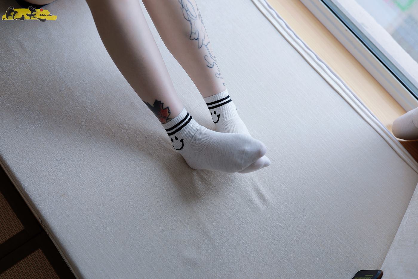 图片[100]-凡夫摄影 NO.0003 – 纹身美少女小恩原味棉袜裸足[208P] – 速更版-美库