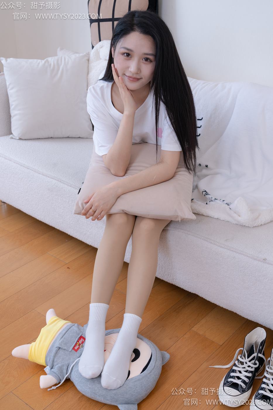 图片[77]-甜予摄影 NO.072 澜澜-帆布鞋、白棉袜、踩蜡笔小新玩偶剧情[125P] – 速更版-美库