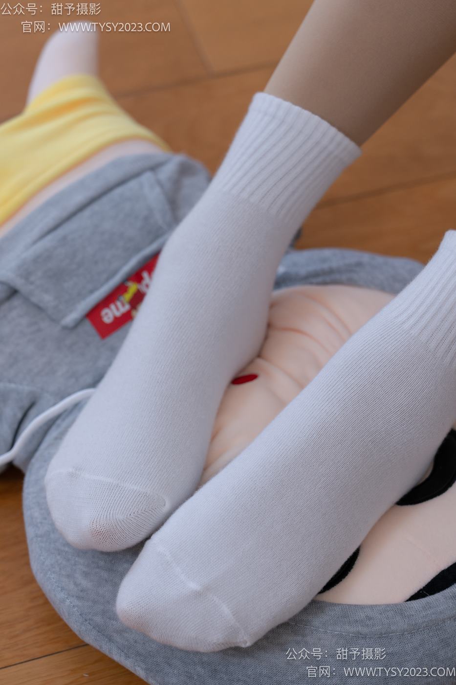图片[78]-甜予摄影 NO.072 澜澜-帆布鞋、白棉袜、踩蜡笔小新玩偶剧情[125P] – 速更版-美库