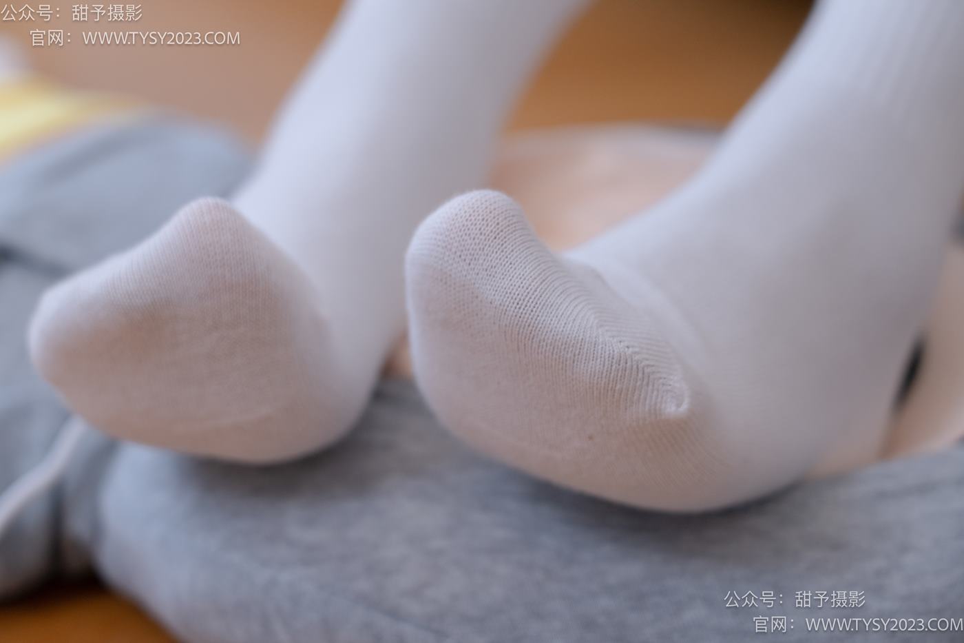 图片[80]-甜予摄影 NO.072 澜澜-帆布鞋、白棉袜、踩蜡笔小新玩偶剧情[125P] – 速更版-美库