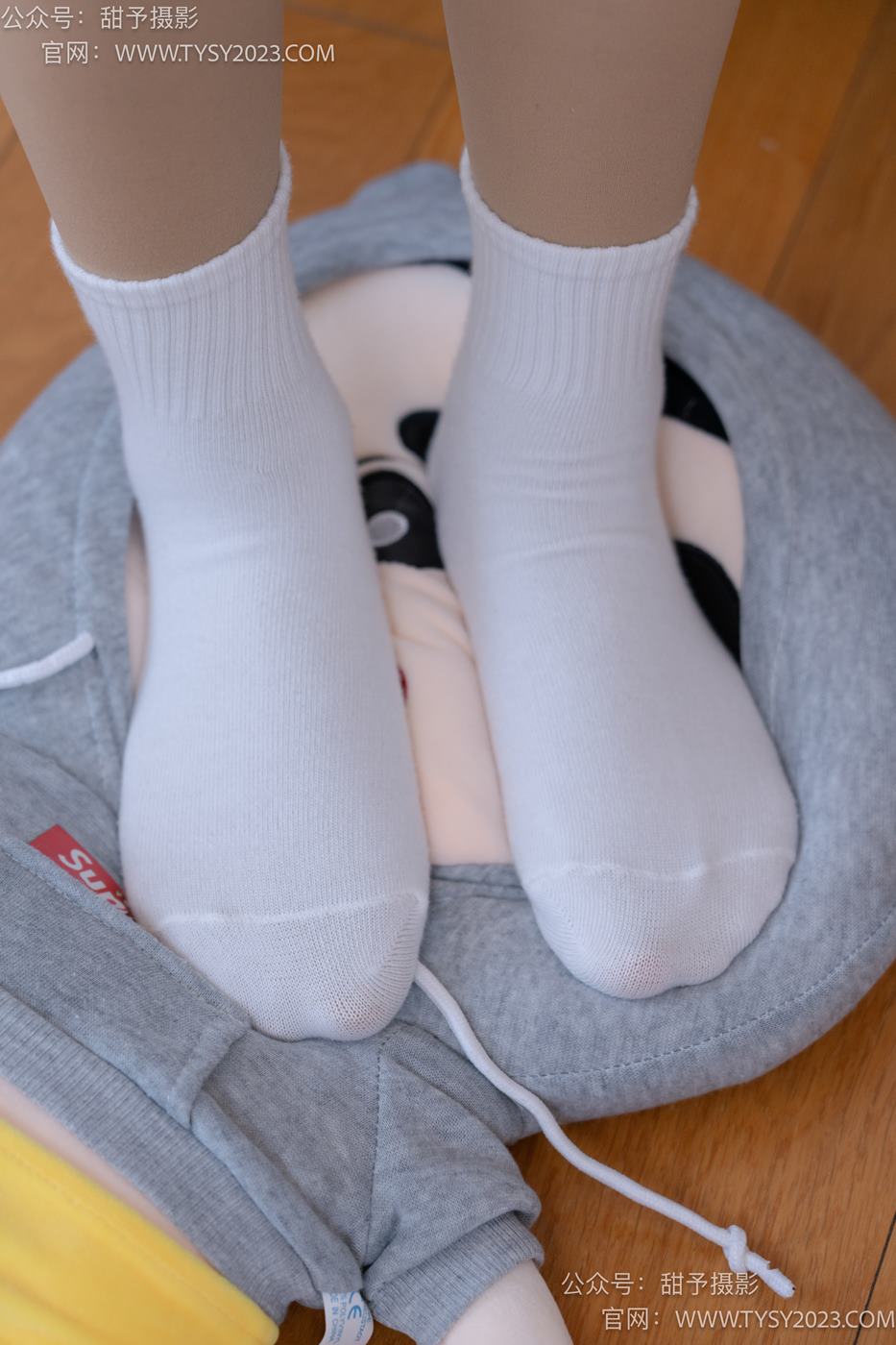 图片[84]-甜予摄影 NO.072 澜澜-帆布鞋、白棉袜、踩蜡笔小新玩偶剧情[125P] – 速更版-美库