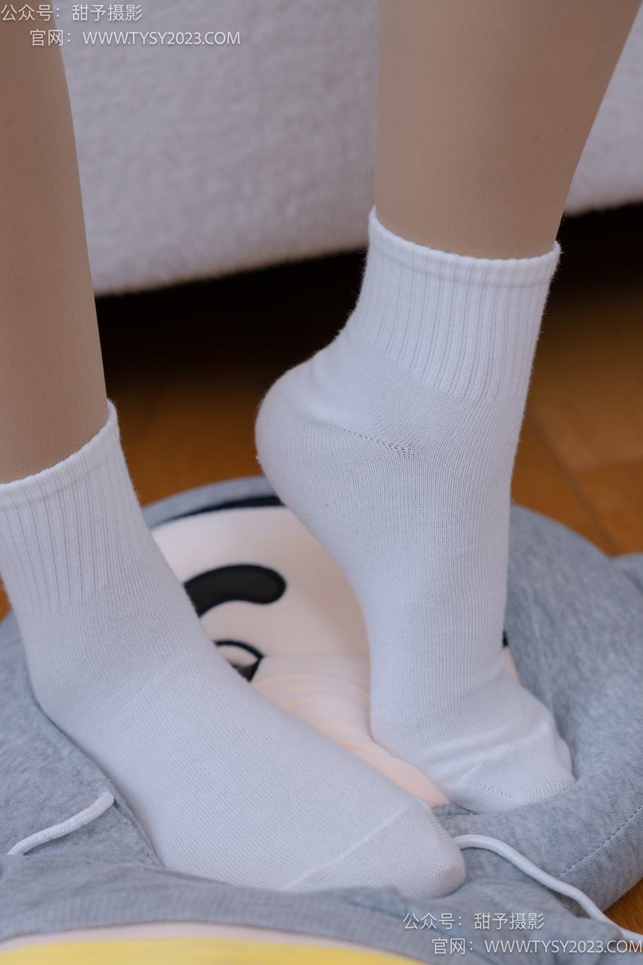 图片[88]-甜予摄影 NO.072 澜澜-帆布鞋、白棉袜、踩蜡笔小新玩偶剧情[125P] – 速更版-美库