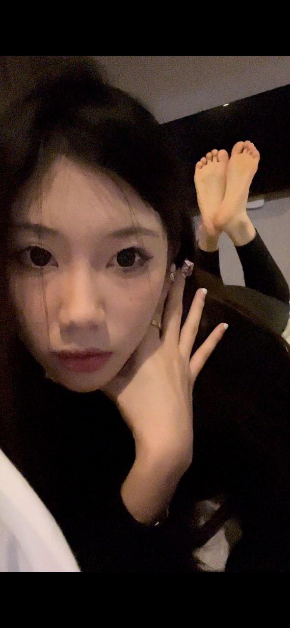 图片[15]-脚模面试脸足同框套路系列-005-07号-各种丝袜秀脚 挑鞋[24P] – 速更版-美库