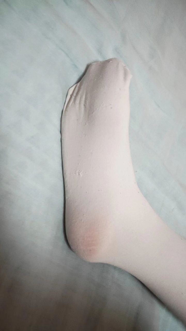 图片[13]-脚模面试脸足同框套路系列-009-11号-166 94 37举牌 踩屏 身材展示[15P] – 速更版-美库