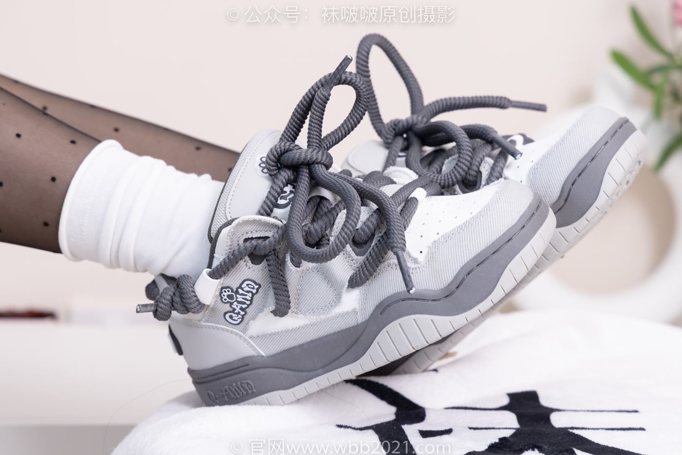 图片[14]-[BoBoSocks袜啵啵]NO.418 甜甜圈-板鞋、白棉袜、波点黑丝[145P] – 速更版-美库