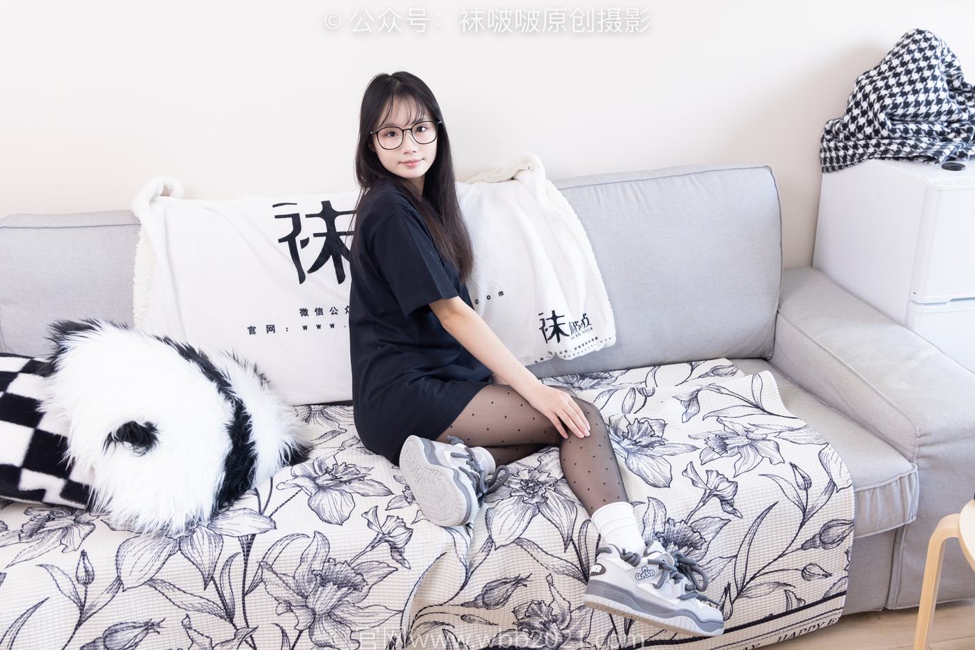 图片[44]-[BoBoSocks袜啵啵]NO.418 甜甜圈-板鞋、白棉袜、波点黑丝[145P] – 速更版-美库