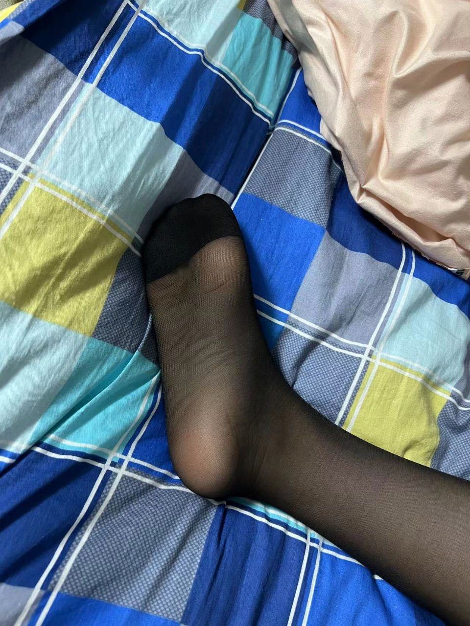 图片[10]-脚模面试脸足同框套路系列-012-14号-宿舍黑丝内依足底秀[12P] – 速更版-美库