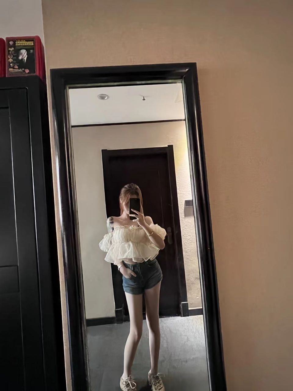 图片[13]-脚模面试脸足同框套路系列-012-14号-宿舍黑丝内依足底秀[12P] – 速更版-美库