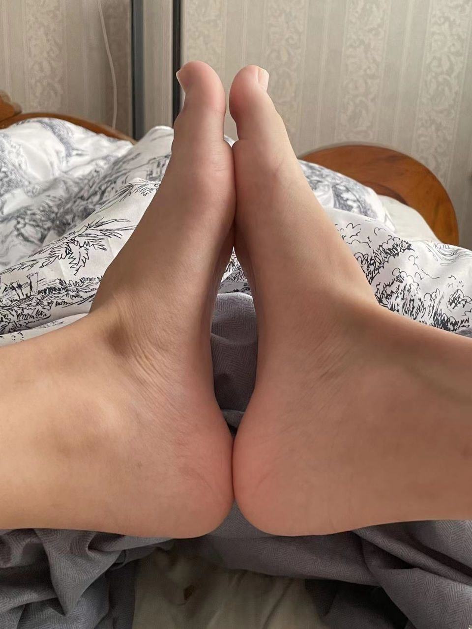 图片[13]-脚模面试脸足同框套路系列-013-15号-167 82 36素颜展示[32P] – 速更版-美库