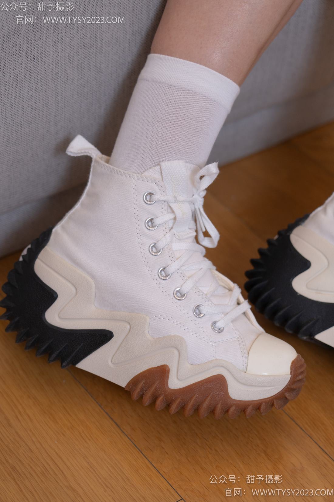 图片[35]-甜予摄影 NO.073 小语-运动鞋、白棉袜、裸足[131P] – 速更版-美库