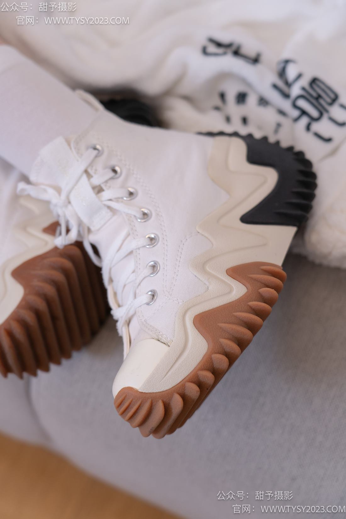 图片[39]-甜予摄影 NO.073 小语-运动鞋、白棉袜、裸足[131P] – 速更版-美库