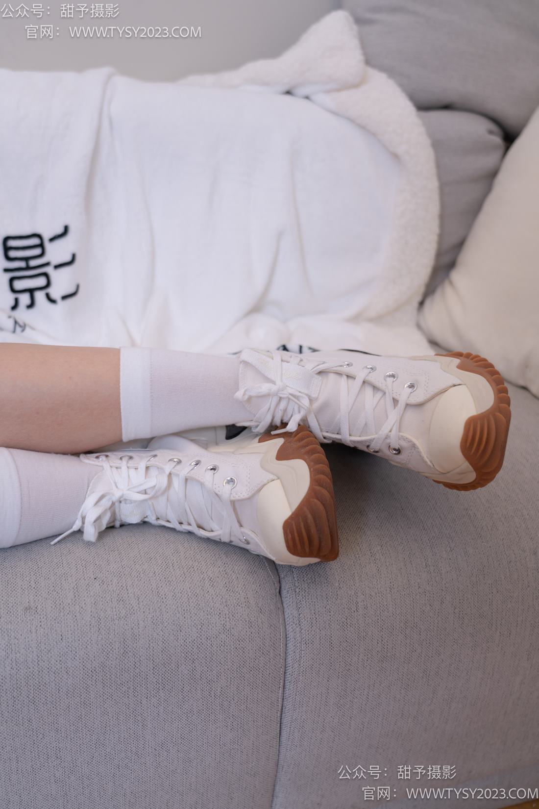 图片[40]-甜予摄影 NO.073 小语-运动鞋、白棉袜、裸足[131P] – 速更版-美库