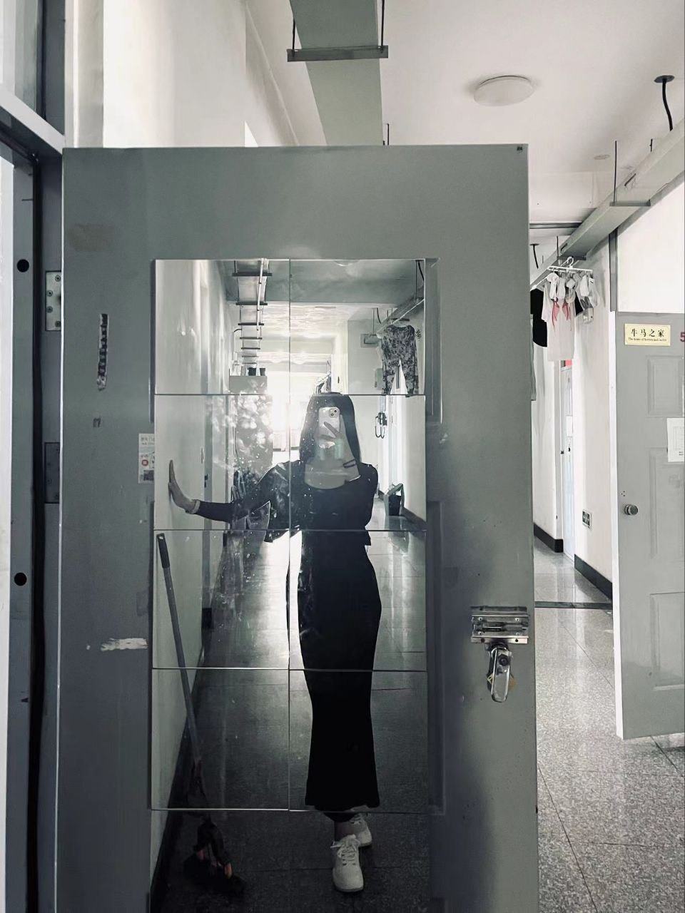 图片[13]-脚模面试脸足同框套路系列-014-16号-168 96 36口腔 舔脚[36P] – 速更版-美库