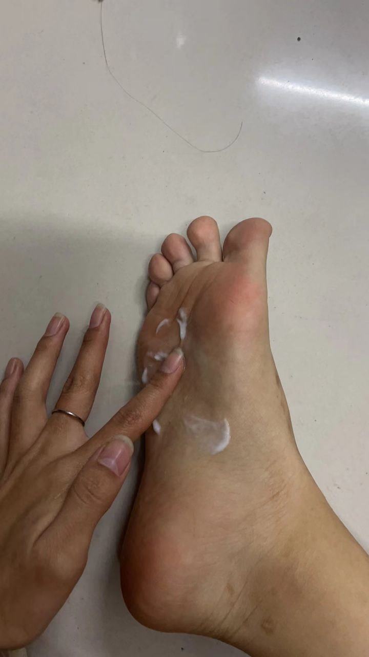 图片[35]-脚模面试脸足同框套路系列-014-16号-168 96 36口腔 舔脚[36P] – 速更版-美库