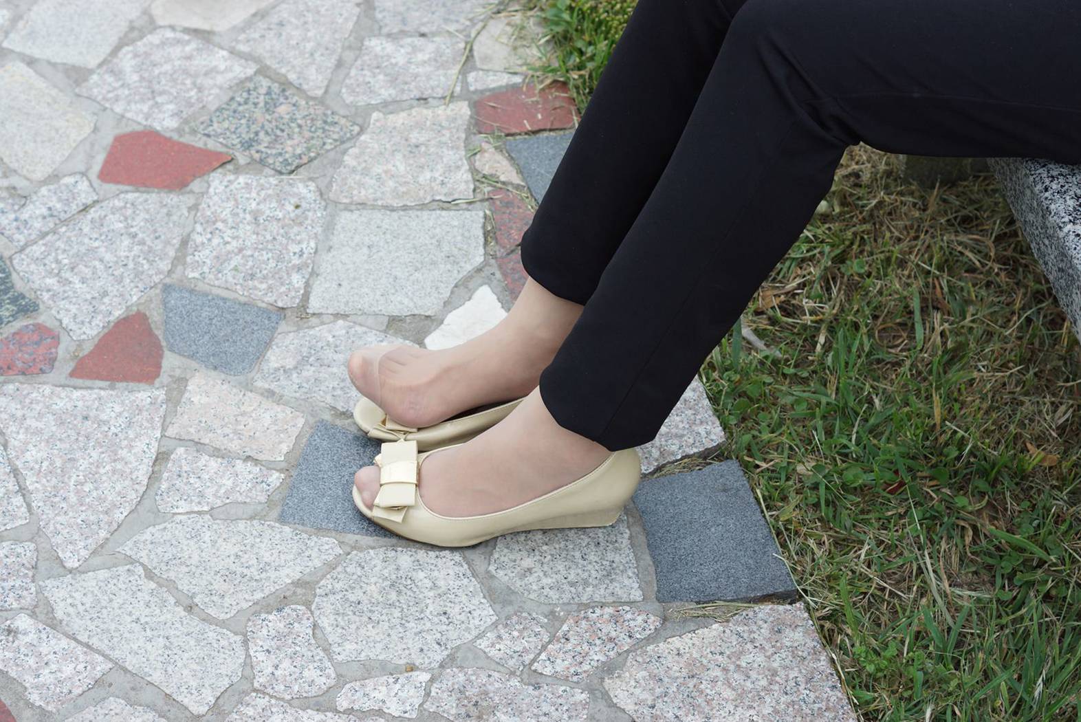 图片[18]-自由摄影 No.320 淡灰丝 小鱼嘴 美女 [61P] – 速更版-美库