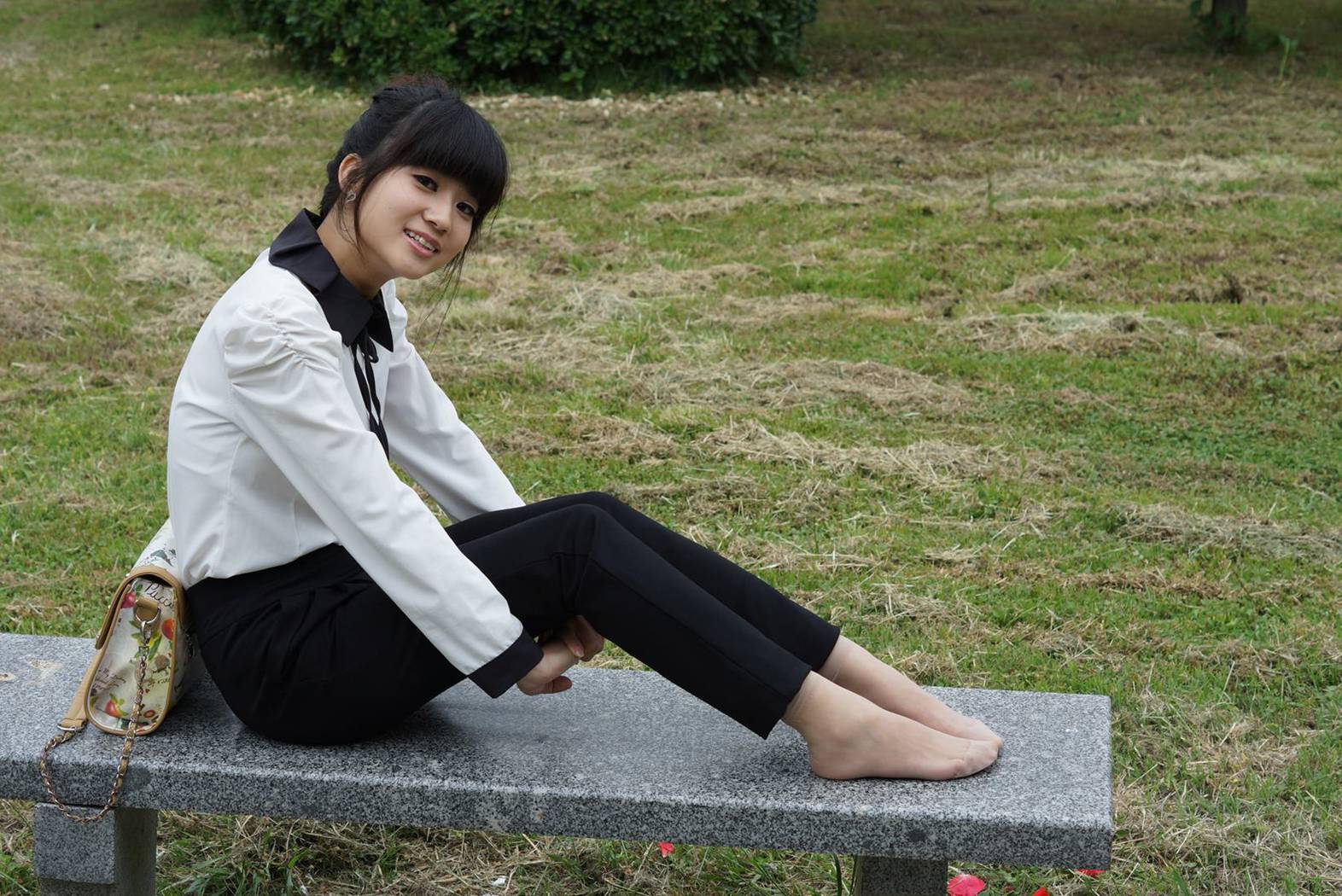 图片[25]-自由摄影 No.320 淡灰丝 小鱼嘴 美女 [61P] – 速更版-美库