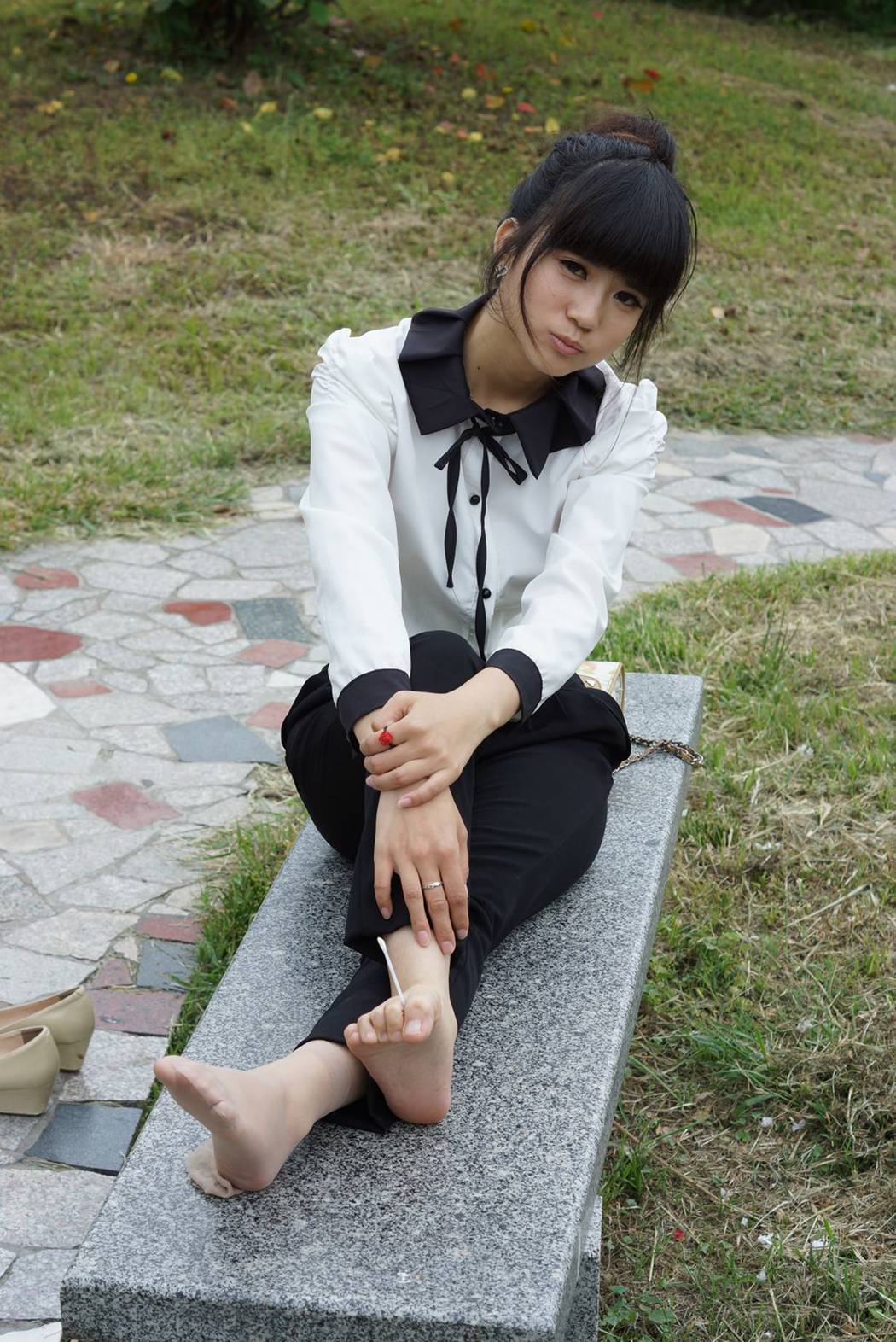 图片[60]-自由摄影 No.320 淡灰丝 小鱼嘴 美女 [61P] – 速更版-美库