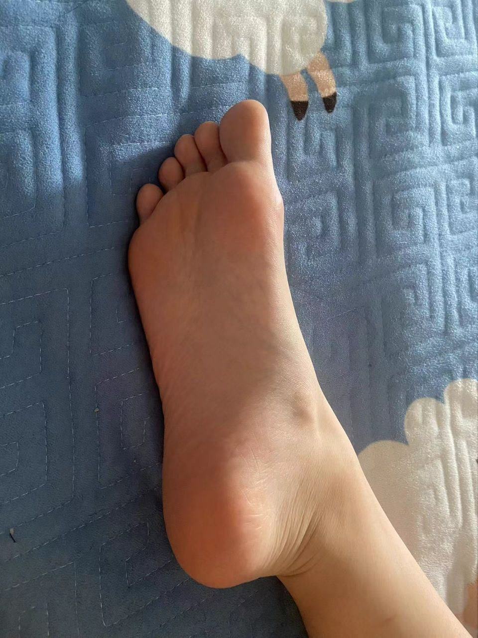 图片[13]-脚模面试脸足同框套路系列-019-21号-直播中被骂破防[18P] – 速更版-美库