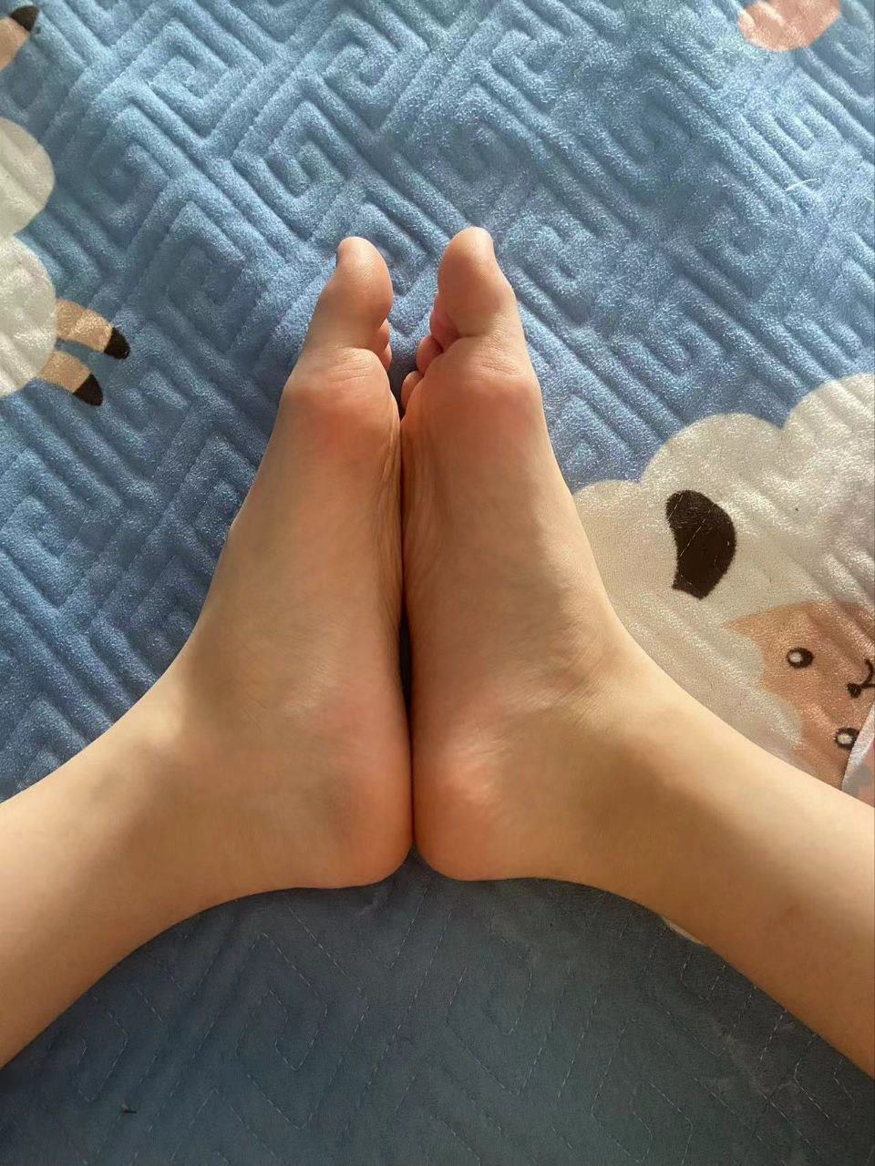 图片[14]-脚模面试脸足同框套路系列-019-21号-直播中被骂破防[18P] – 速更版-美库