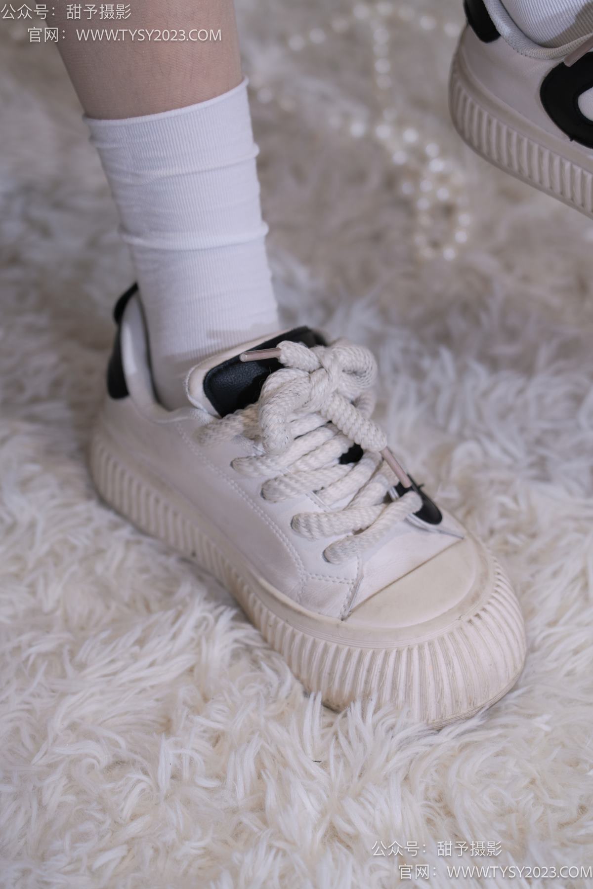 图片[10]-甜予摄影 NO.076 小狸-帆布鞋、白棉袜、肉丝（脚尖加固款）[126P] – 速更版-美库