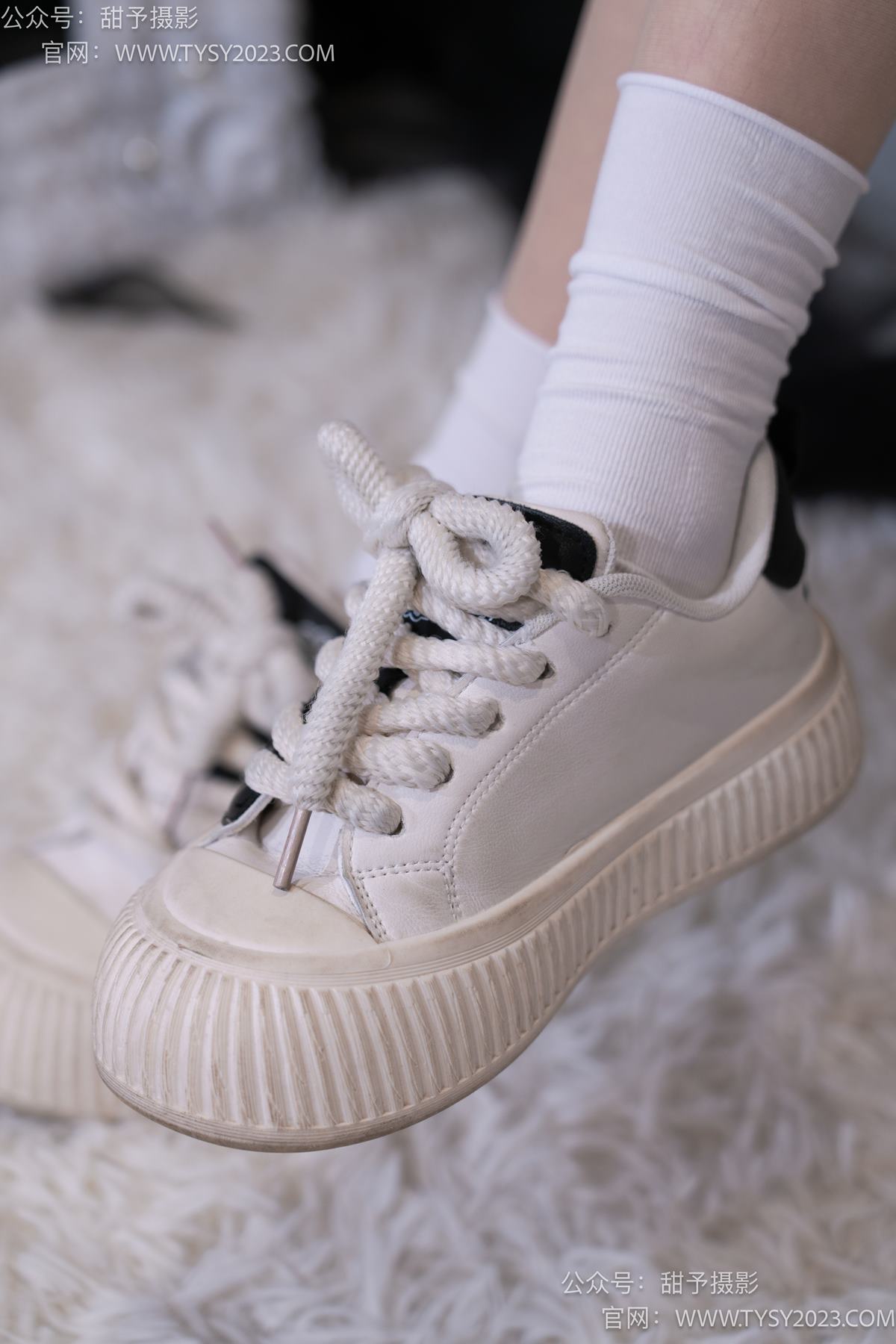 图片[11]-甜予摄影 NO.076 小狸-帆布鞋、白棉袜、肉丝（脚尖加固款）[126P] – 速更版-美库
