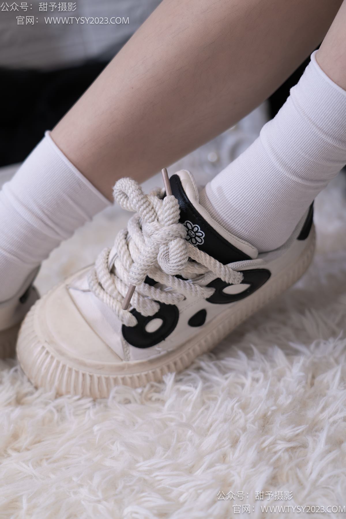 图片[15]-甜予摄影 NO.076 小狸-帆布鞋、白棉袜、肉丝（脚尖加固款）[126P] – 速更版-美库