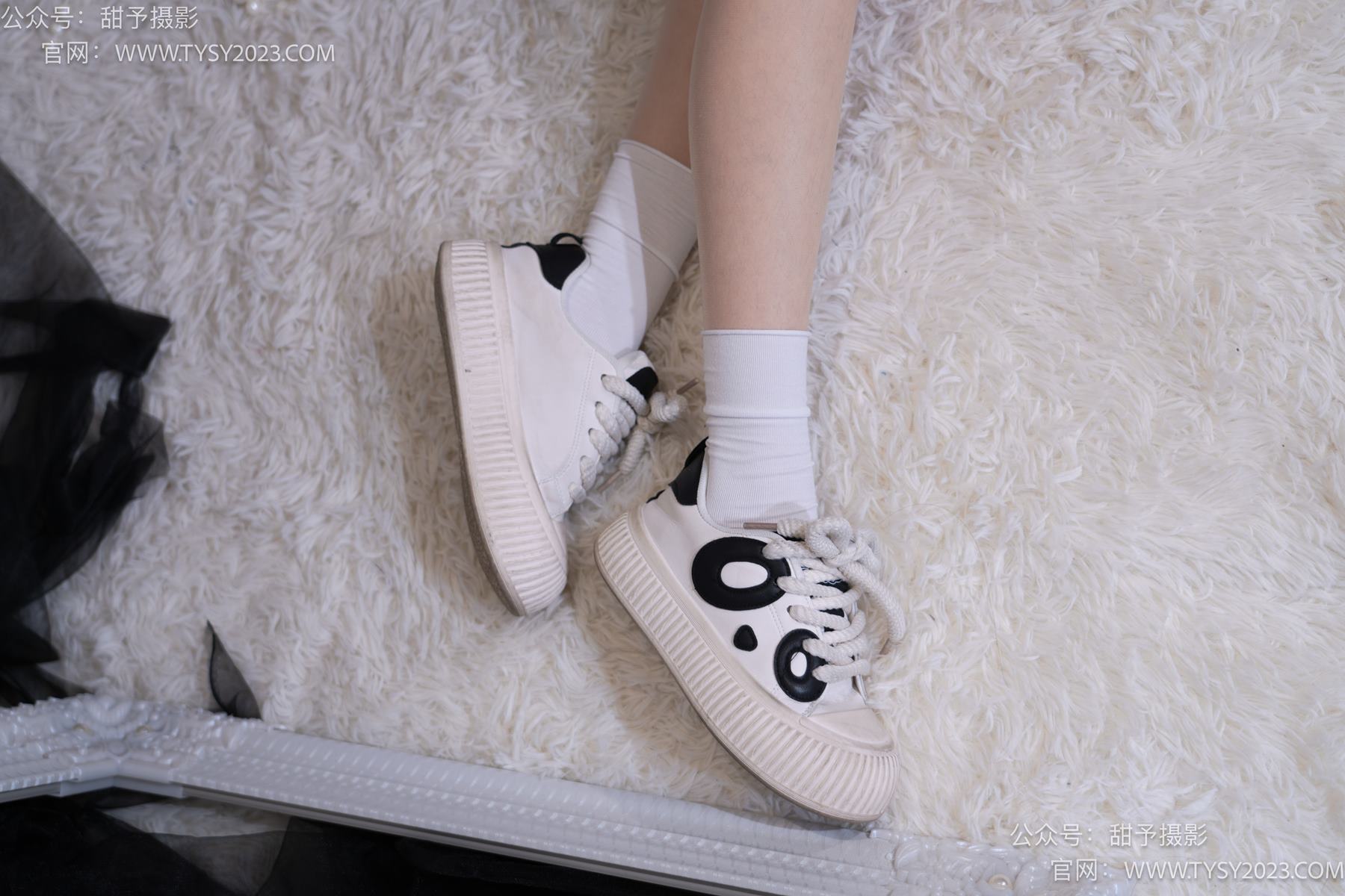 图片[33]-甜予摄影 NO.076 小狸-帆布鞋、白棉袜、肉丝（脚尖加固款）[126P] – 速更版-美库