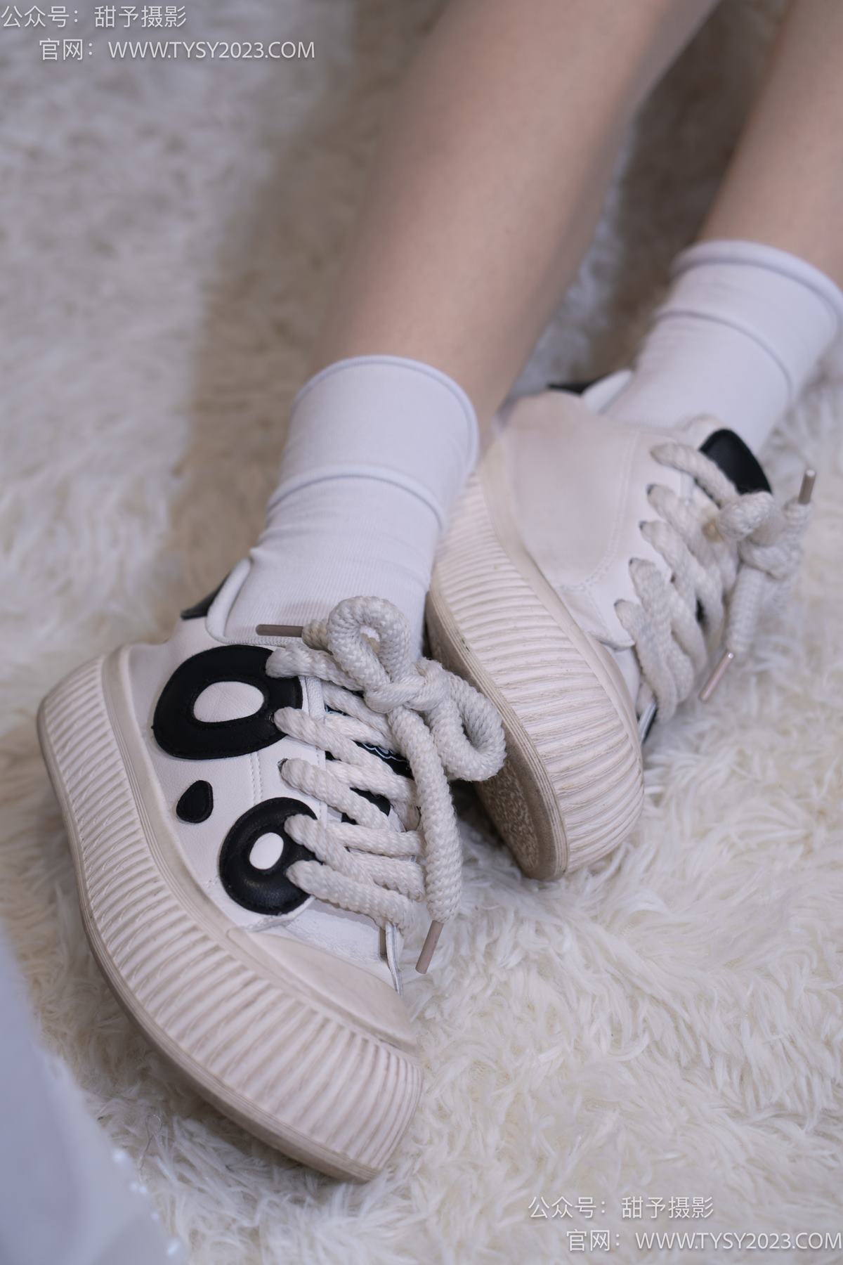 图片[35]-甜予摄影 NO.076 小狸-帆布鞋、白棉袜、肉丝（脚尖加固款）[126P] – 速更版-美库