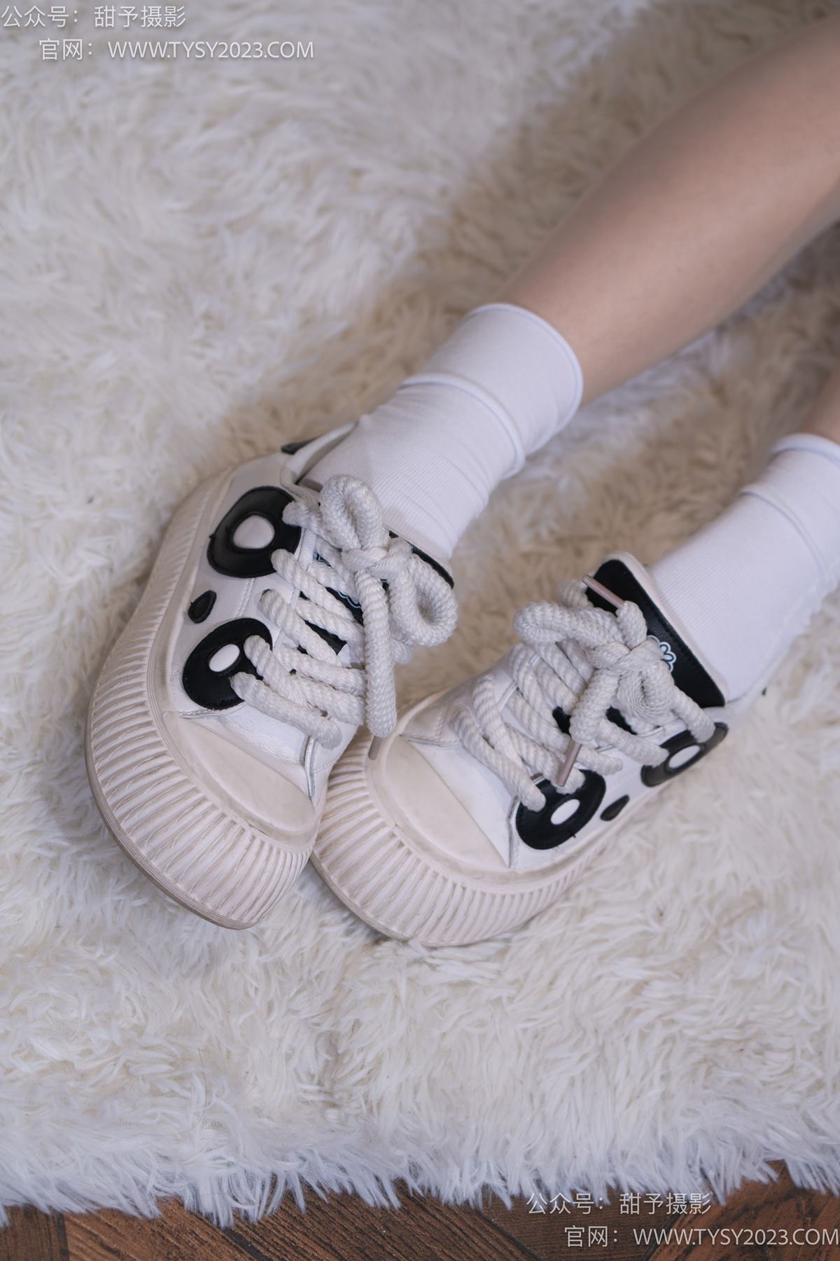 图片[36]-甜予摄影 NO.076 小狸-帆布鞋、白棉袜、肉丝（脚尖加固款）[126P] – 速更版-美库