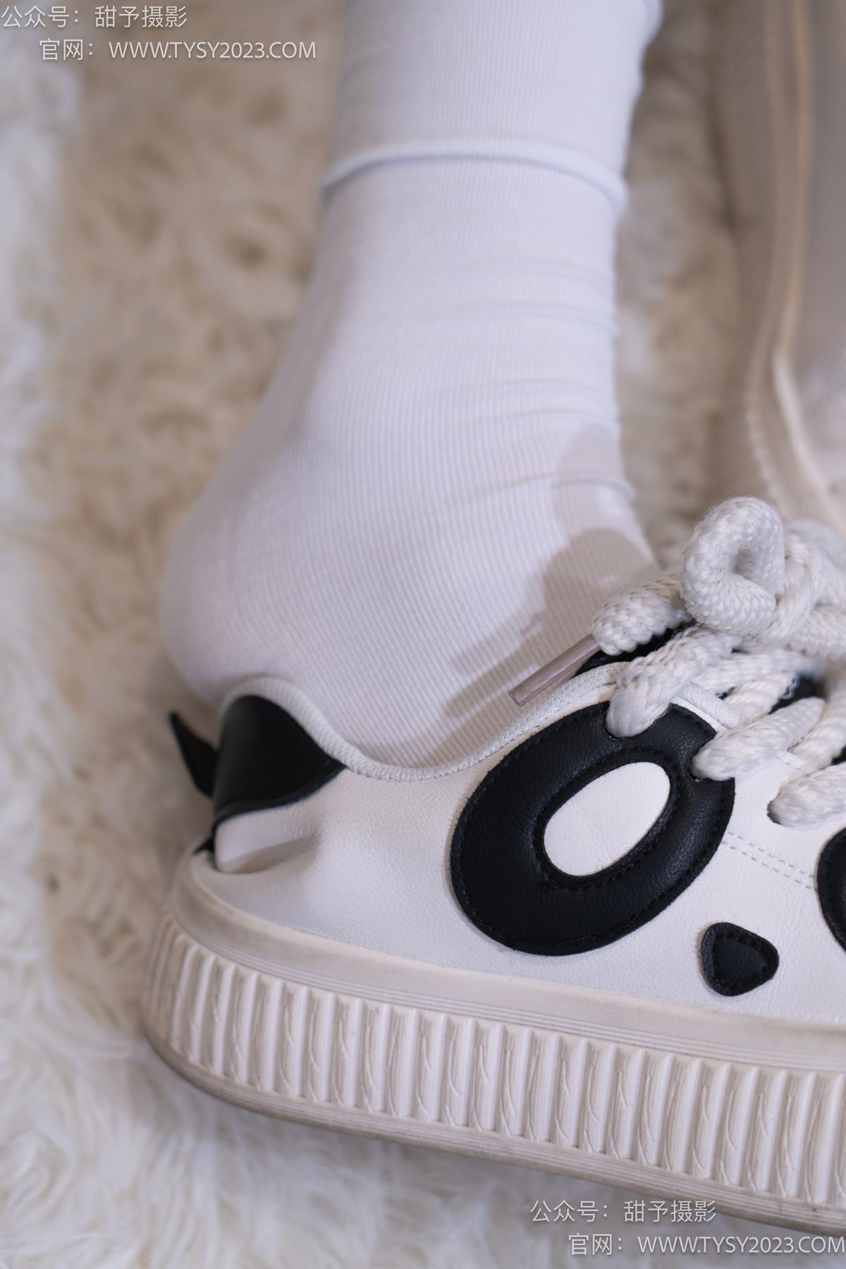 图片[38]-甜予摄影 NO.076 小狸-帆布鞋、白棉袜、肉丝（脚尖加固款）[126P] – 速更版-美库
