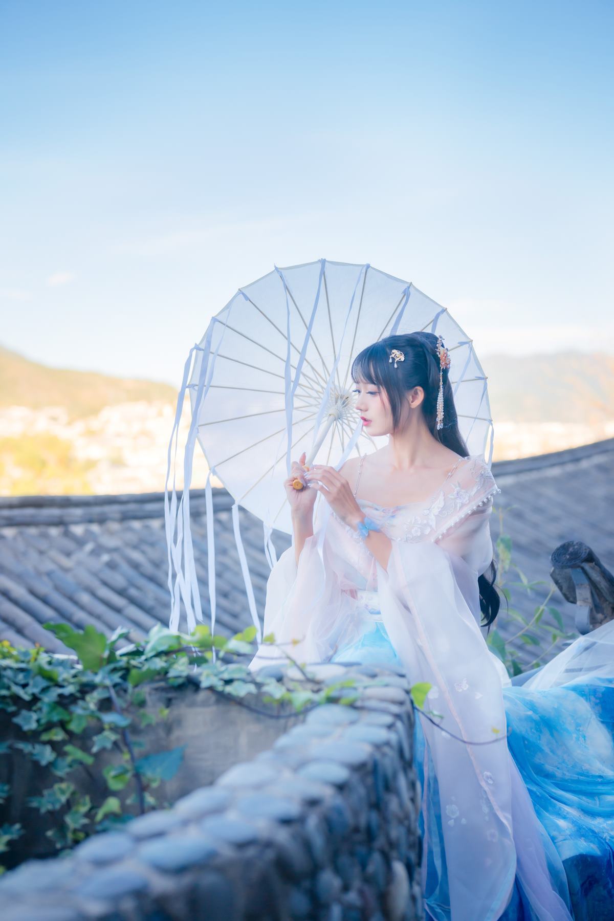 图片[23]-人气Coser@兔子Zzz不吃胡萝卜 丽江屋顶 [22P] – 速更版-美库