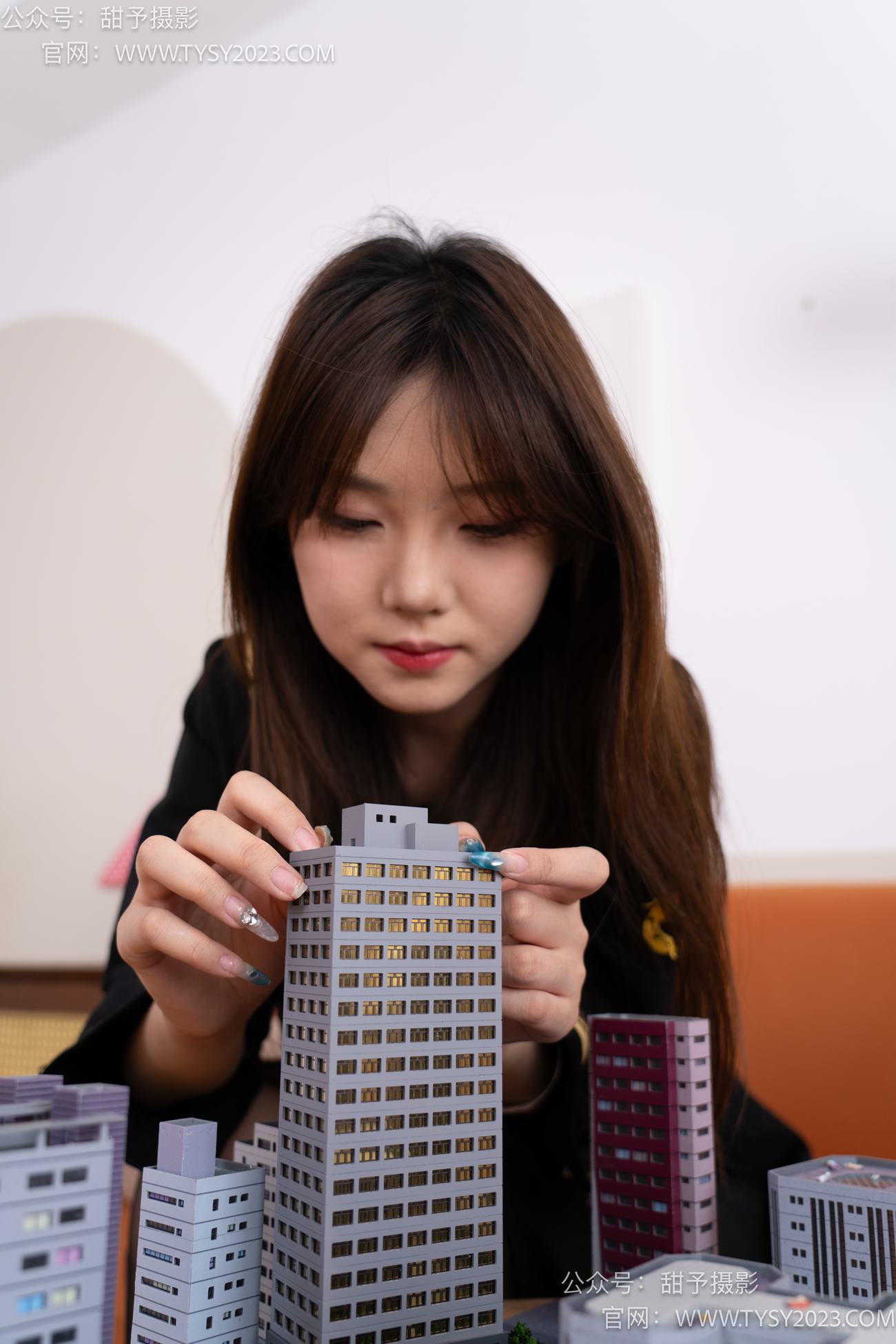 图片[17]-甜予摄影 NO.077 璇璇-JK制服、凉爽高跟鞋、嘿丝（脚尖透明款）、小人国剧情[128P] – 速更版-美库