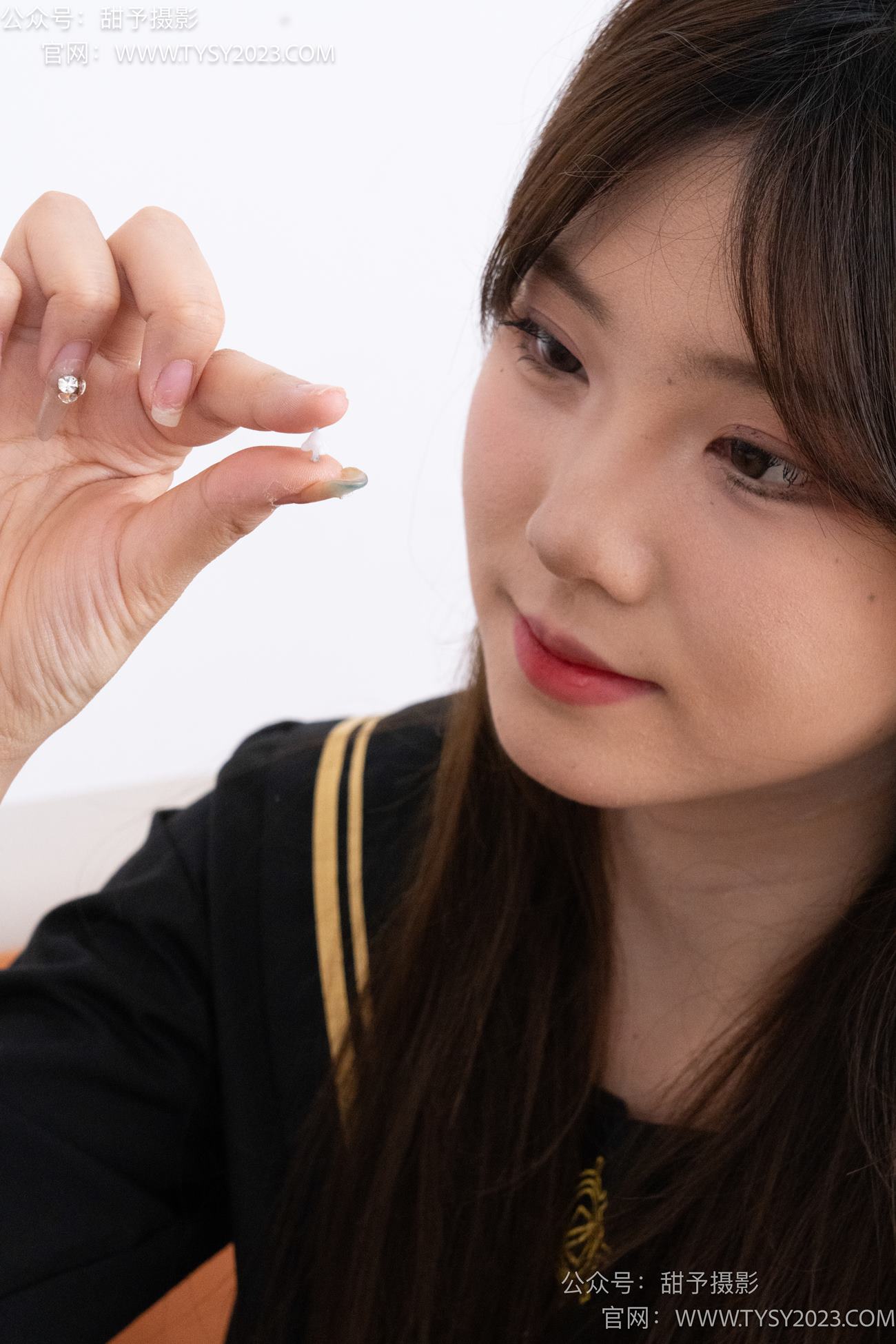 图片[38]-甜予摄影 NO.077 璇璇-JK制服、凉爽高跟鞋、嘿丝（脚尖透明款）、小人国剧情[128P] – 速更版-美库