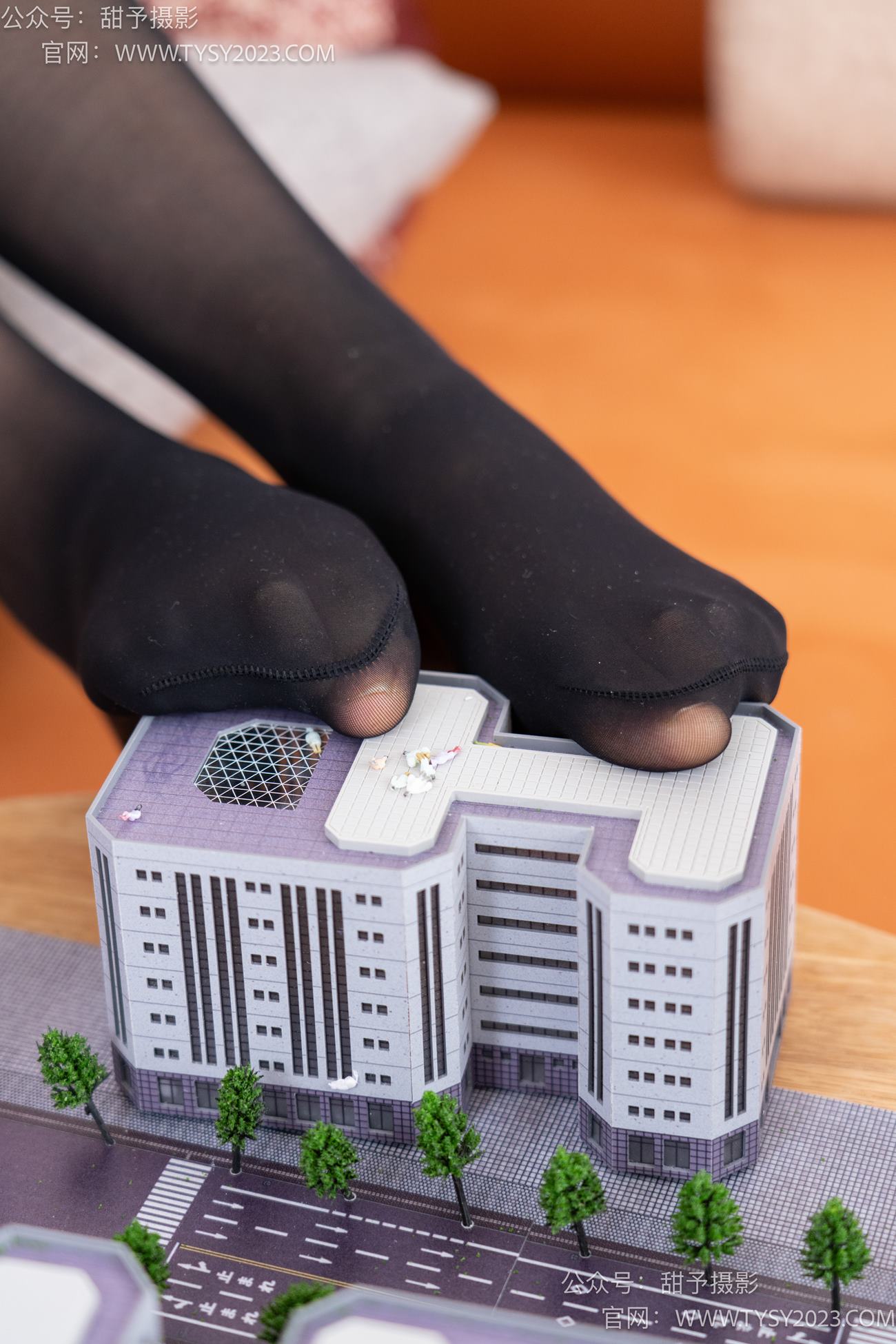 图片[48]-甜予摄影 NO.077 璇璇-JK制服、凉爽高跟鞋、嘿丝（脚尖透明款）、小人国剧情[128P] – 速更版-美库