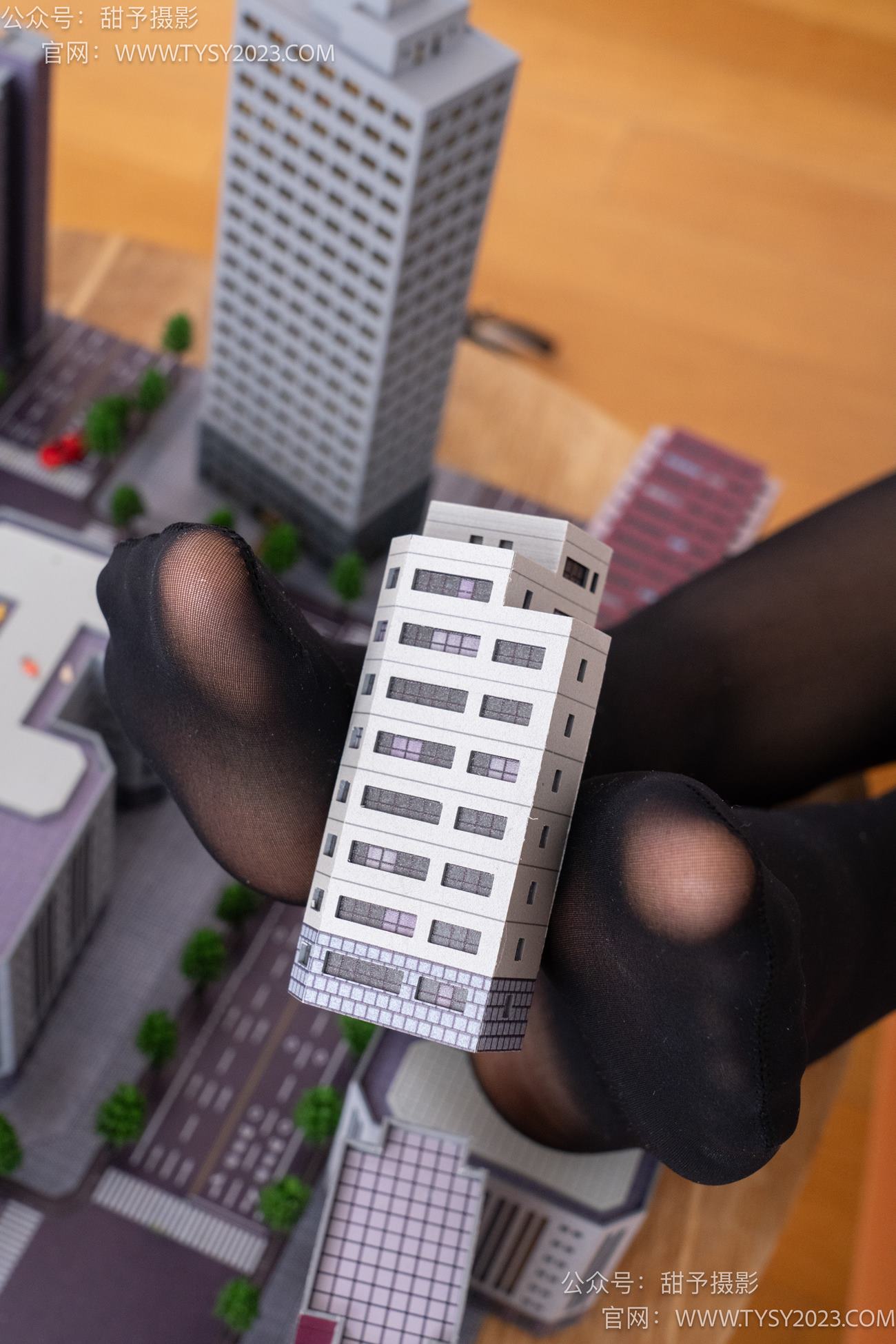 图片[54]-甜予摄影 NO.077 璇璇-JK制服、凉爽高跟鞋、嘿丝（脚尖透明款）、小人国剧情[128P] – 速更版-美库