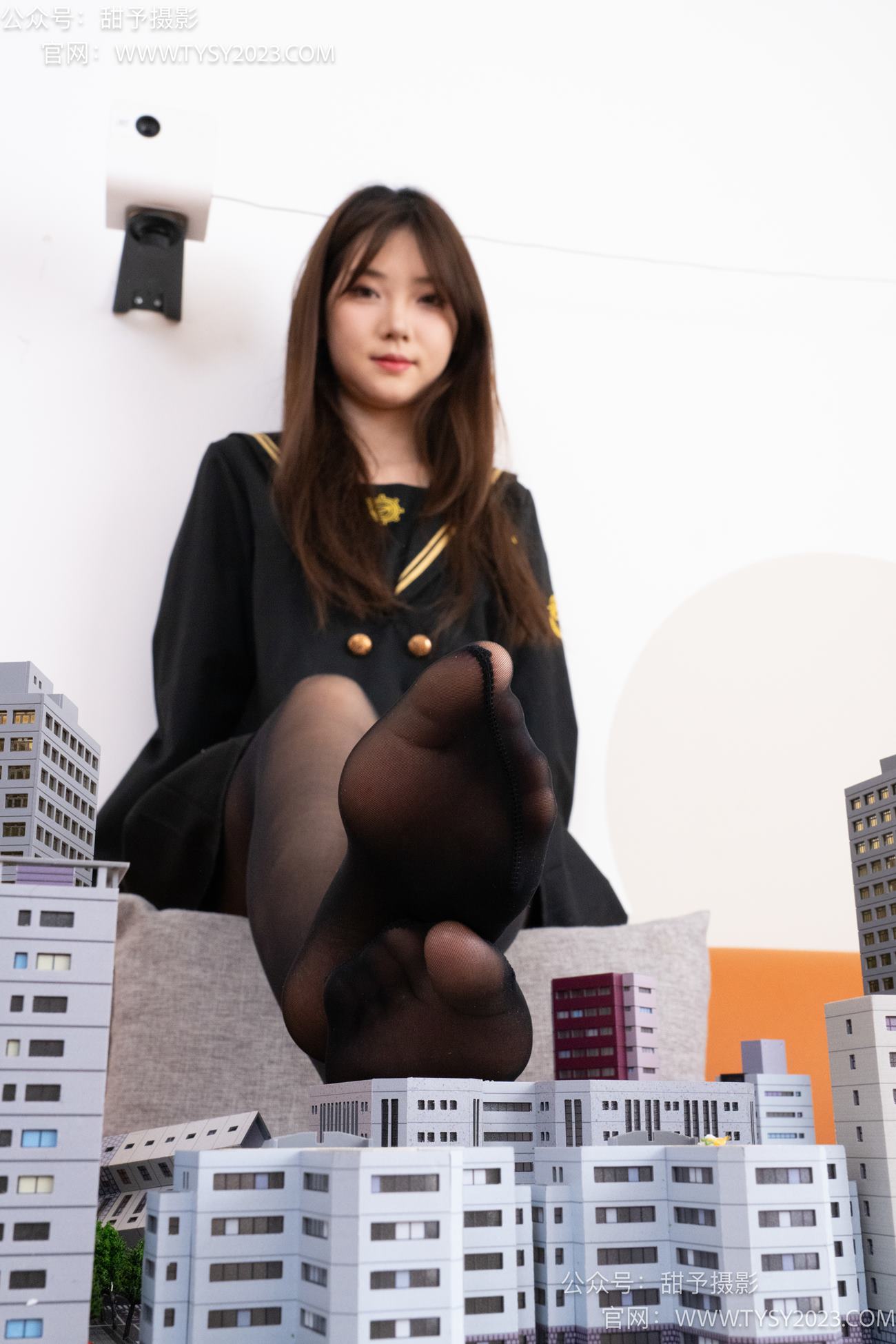 图片[59]-甜予摄影 NO.077 璇璇-JK制服、凉爽高跟鞋、嘿丝（脚尖透明款）、小人国剧情[128P] – 速更版-美库