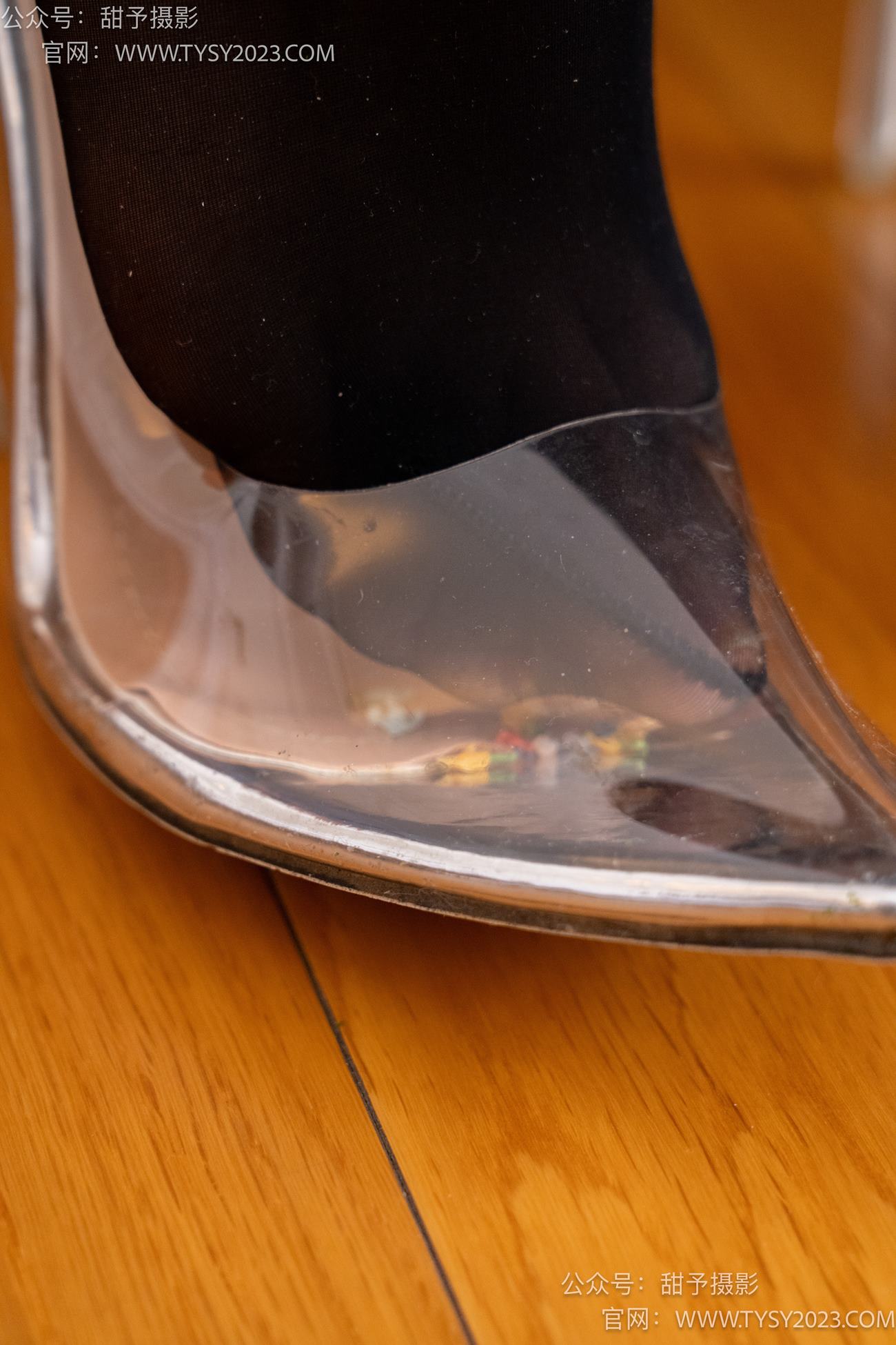 图片[95]-甜予摄影 NO.077 璇璇-JK制服、凉爽高跟鞋、嘿丝（脚尖透明款）、小人国剧情[128P] – 速更版-美库