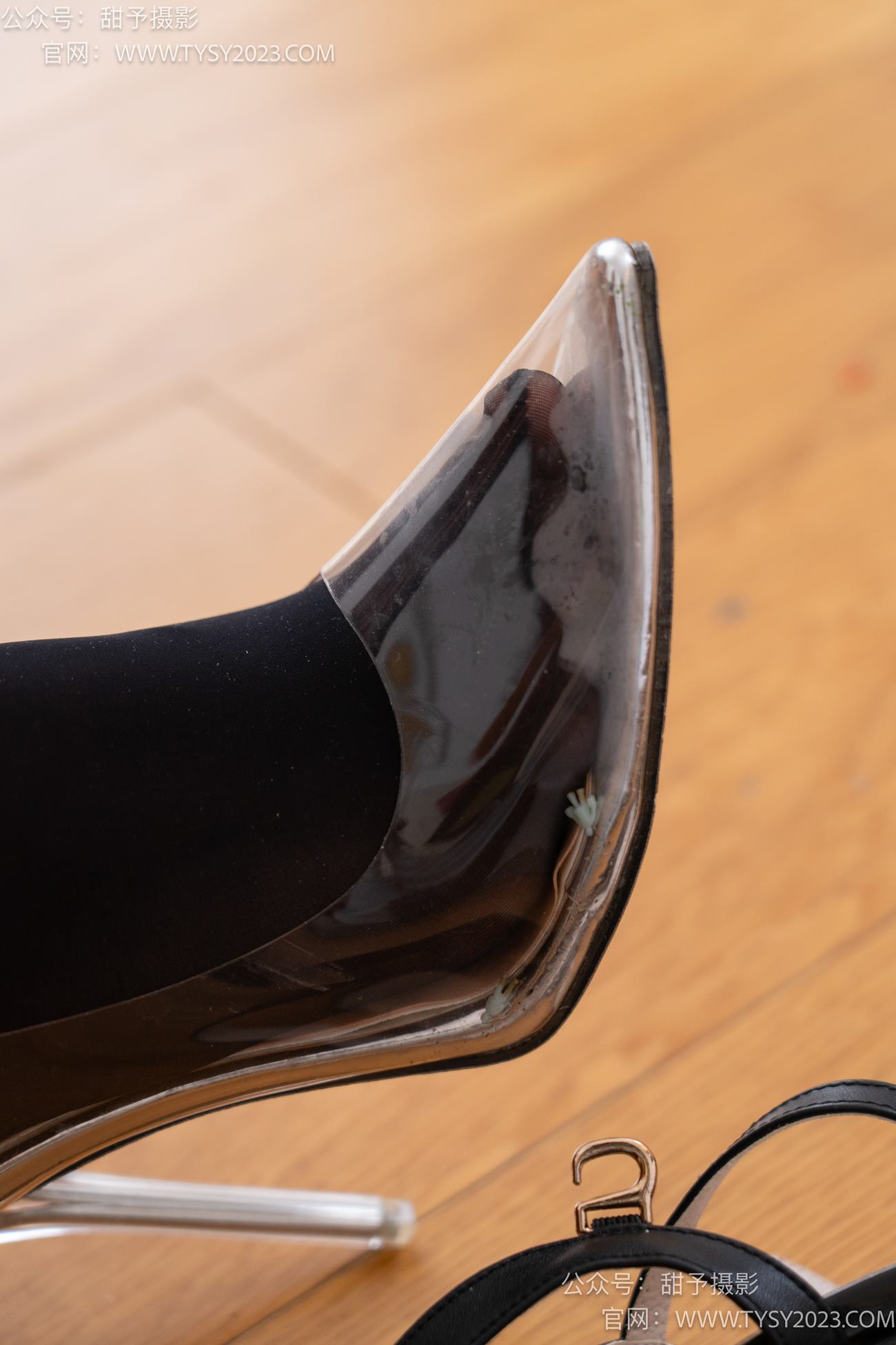 图片[123]-甜予摄影 NO.077 璇璇-JK制服、凉爽高跟鞋、嘿丝（脚尖透明款）、小人国剧情[128P] – 速更版-美库